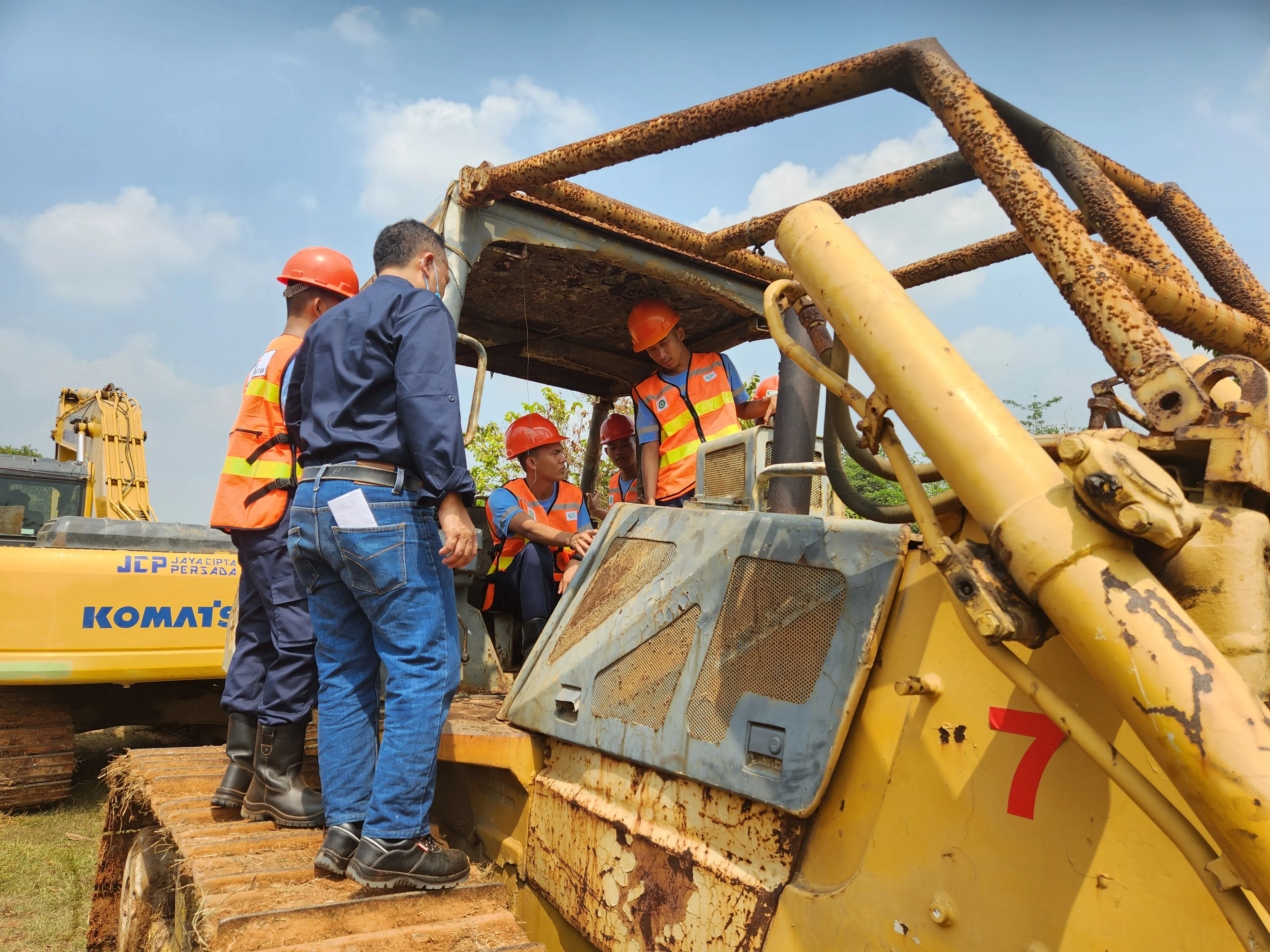 Pelatihan operator alat berat